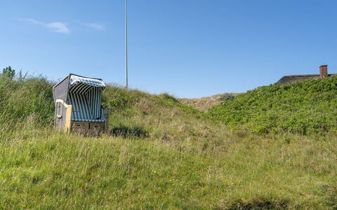 Mattias - 100M from the Sea: Hierba, Pradera, Paisaje, Ecorregión, Llanura, Planta De La Comunidad, El Terreno Del Lote, Mueble Para Exteriores, Pradera, Shrubland