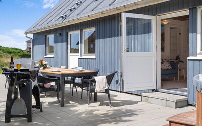 Taio - 500M from the Sea