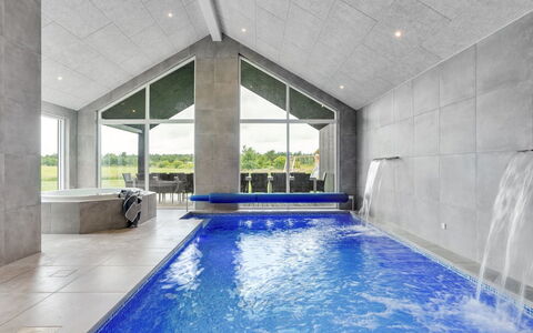 Fridel - 4Km from the Sea: Piscina, Haz, La Luz Del Día, Aluminio