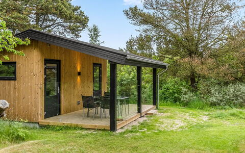 Saxi - 2.6Km from the Sea: Mueble, Diseño De Interiores, Silla, Piso, Mesa, Recurso, Suelo, Techo, Habitación, Eco Hotel