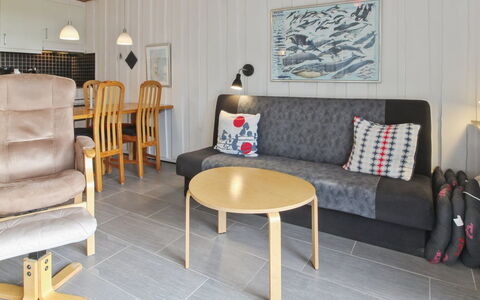 Gertruda - 2.3Km from the Sea: Mueble, Madera, Piso, Diseño De Interiores, Suelo, Habitación, Sala, Techo, Silla, Mesa De Café