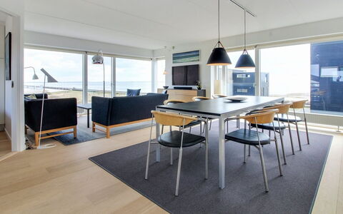 Leto - 2Km from the Sea: Madera, Techo, Arquitectura, Casa, Casa, Cabaña, Vía Muerta, Madera Dura, Pendiente, Inmuebles