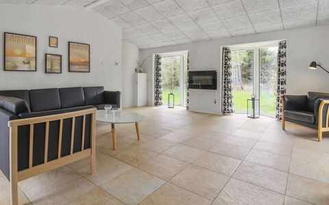 Vieno - 2.6Km from the Sea: Piso, Suelo, Diseño De Interiores, Mueble, Madera, Techo, Sala, Habitación, Casa, Suelos De Madera