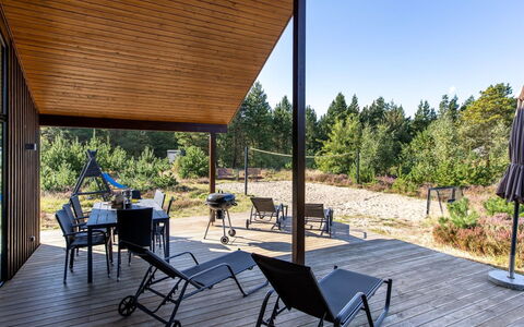 Heidi - 1Km from the Sea: Madera, Sombra, Madera Dura, Cubierta, Material Natural, Edificios Del Jardín, Estructura Al Aire Libre, Tablón, Porche, Manchas De Madera