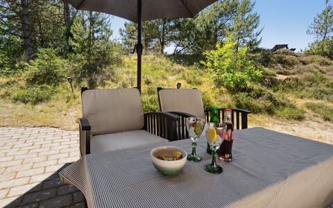 Reijo: Mueble, Mueble Para Exteriores, Silla, Mesa, Mesa Al Aire Libre, Cocina Y Comedor Mesa, Paraguas, Sombra, Patio, Jardín
