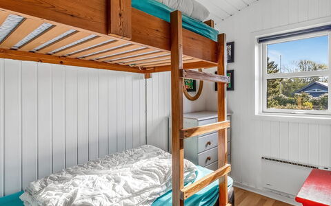 Dietmar - 2.8Km from the Sea: Litera, Madera, Habitación, Techo, Diseño De Interiores, Casa, Cama, Manchas De Madera, Madera Dura, Suelo