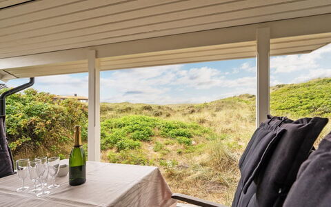 Aise - 75M from the Sea: Techo, El Terreno Del Lote, Cabaña, Casa, Área Rural, Cobertizo, Vía Muerta, Edificios Del Jardín, Cuarto De Troncos, \Choza