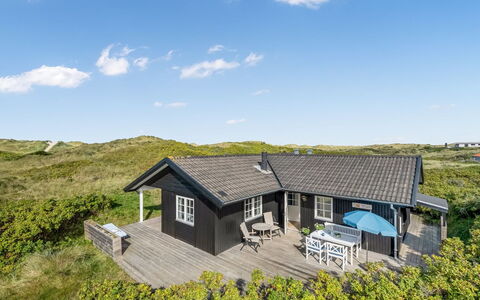 Aise - 75M from the Sea: Techo, El Terreno Del Lote, Cabaña, Casa, Área Rural, Cobertizo, Vía Muerta, Edificios Del Jardín, Cuarto De Troncos, \Choza