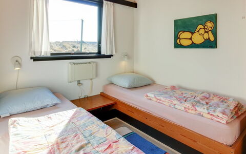 Pisana - 400M from the Sea: Habitación, Cama, Diseño De Interiores, Mueble, Techo, Sábana, Marco De La Cama, Lecho, Casa, Suelo