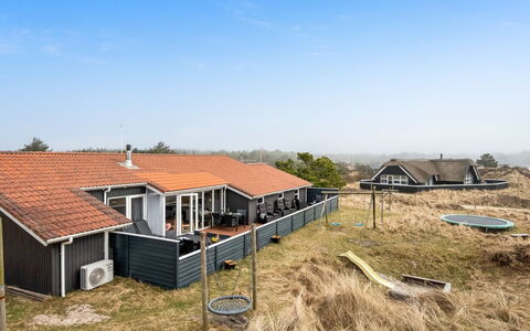 Petkana - 700M from the Sea: Techo, Casa, Casa, Arquitectura, Cabaña, El Terreno Del Lote, Área Rural, Inmuebles, Porche, Casa De Campo