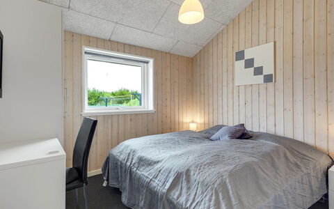 Janita - 800M from the Sea: Madera, Techo, Habitación, Lecho, Lámpara, Sábana, Marco De La Cama, Cama, Invierno, Congelación