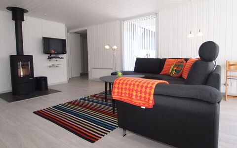 Emmarenze - 400M from the Sea: Mueble, Diseño De Interiores, Piso, Sofá, Madera, Sala, Suelo, Casa, Departamento, Habitación