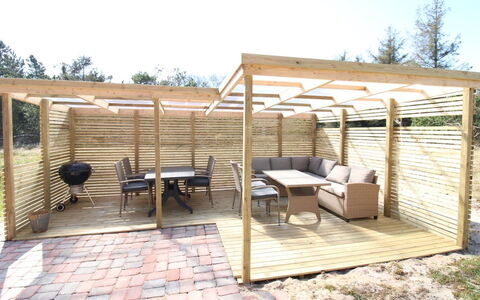 Ingmund - 2Km from the Sea: Madera, Madera Dura, Mueble Para Exteriores, Tablón, Cubierta, Manchas De Madera, Estructura Al Aire Libre, Jardín, Pérgola, Material Natural