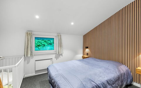 Tali - 700M from the Sea: Diseño De Interiores, Madera, Techo, Habitación, Piso, Mueble, Suelo, Cama, Encendiendo, Habitación