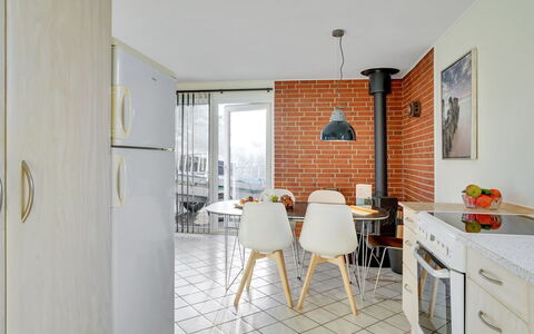 Dværg - 350M from the Sea: Pared, Diseño De Interiores, Piso, Mueble, Techo, Silla, Habitación, Departamento, Cocina, Ladrillo