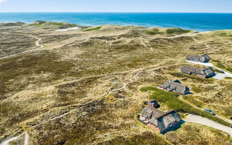 Slava - 250M from the Sea: Techo, El Terreno Del Lote, Cabaña, Casa, Área Rural, Cobertizo, Vía Muerta, Edificios Del Jardín, Cuarto De Troncos, \Choza