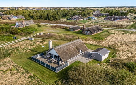 Hemfrith - 800M to the Fjord: Madera, Casa, Cabaña, Casa, Techo, Área Rural, Vía Muerta, Cuarto De Troncos, Edificios Del Jardín, Madera Dura