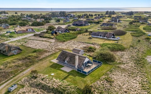 Hemfrith - 800M to the Fjord: Madera, Casa, Cabaña, Casa, Techo, Área Rural, Vía Muerta, Cuarto De Troncos, Edificios Del Jardín, Madera Dura
