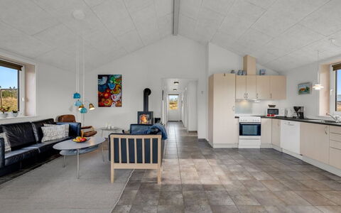 Hawarth - 300M to the Fjord: Piso, Suelo, Diseño De Interiores, Techo, Habitación, Sala, Lámpara, Madera Dura, Loseta