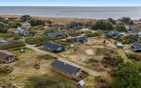 Hawarth - 300M to the Fjord: Arbusto, Diseño Urbano, Cobertura Del Suelo, Ladrillo, Departamento, Inmuebles, Enladrillado, Balcón, Paisajismo