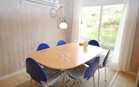 Elmeri - from the Sea: Mueble, Piso, Diseño De Interiores, Madera, Suelo, Mesa, Encendiendo, Silla, Cocina Y Comedor Mesa, Comedor