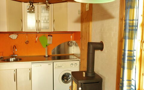 Soeren - from the Sea: Aparato De Cocina, Madera, Cocina, Electrodoméstico, Mueble, Piso, Mostrador, Diseño De Interiores, Suelo, Habitación