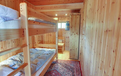 Soeren - from the Sea: Madera, Techo, Suelo, Diseño De Interiores, Piso, Manchas De Madera, Habitación, Habitación, Madera Dura, Cama