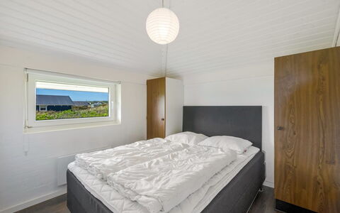 Jænis - from the Sea: Madera, Techo, Habitación, Suelo, Diseño De Interiores, Piso, Cama, Lecho, Sábana, Marco De La Cama