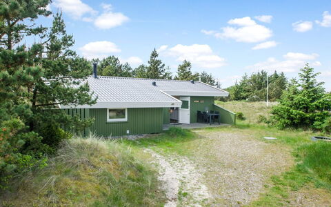 Tjordis - 600M to the Fjord: Hierba, Casa, Techo, Casa, Cabaña, Arbusto, El Terreno Del Lote, Área Rural, Casa De Campo, Cobertura Del Suelo