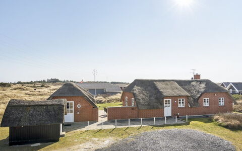 Lavina - 950M from the Sea: Casa, Techo, Casa, Cabaña, Cobertizo, Edificios Del Jardín, Vía Muerta, Yarda, Cuarto De Troncos, \Choza
