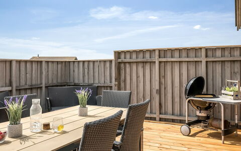 Dina - 200M to the Fjord: Techo, El Terreno Del Lote, Cabaña, Casa, Área Rural, Cobertizo, Vía Muerta, Edificios Del Jardín, Cuarto De Troncos, \Choza