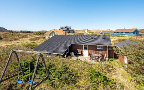 Brigit - 200M from the Sea: Madera, Casa, Cabaña, Casa, Techo, Área Rural, Vía Muerta, Cuarto De Troncos, Edificios Del Jardín, Madera Dura