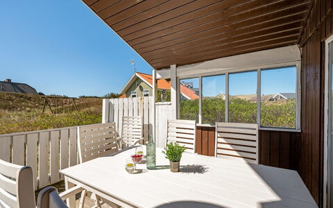 Brigit - 200M from the Sea: Madera, Casa, Cabaña, Casa, Techo, Área Rural, Vía Muerta, Cuarto De Troncos, Edificios Del Jardín, Madera Dura