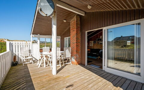 Brigit - 200M from the Sea: Madera, Casa, Cabaña, Casa, Techo, Área Rural, Vía Muerta, Cuarto De Troncos, Edificios Del Jardín, Madera Dura