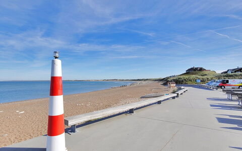 Usko - 250M from the Sea: Arbusto, Diseño Urbano, Cobertura Del Suelo, Ladrillo, Departamento, Inmuebles, Enladrillado, Balcón, Paisajismo