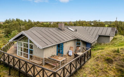 Bodulf - 600M from the Sea: Casa, Casa, Puerta, Techo, Cabaña, Inmuebles, Jardín, Sombra, Vía Muerta, Yarda