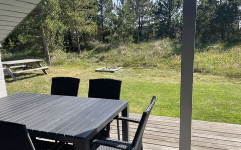 Felicia - 800M from the Sea: Madera, Mueble, Mueble Para Exteriores, Silla, Mesa Al Aire Libre, Sombra, Madera Dura, Estructura Al Aire Libre, Manchas De Madera, Porche