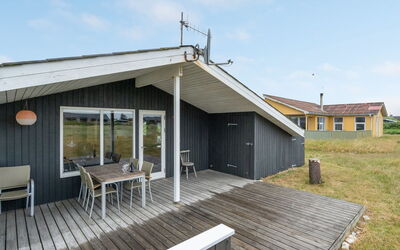 Svea - 400M from the Sea