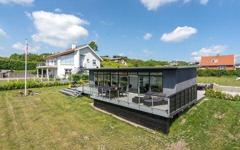 Jadara - 200M from the Sea: Techo, Casa, Casa, Cabaña, Vía Muerta, Inmuebles, Entrada De Coches, Edificios Del Jardín, Yarda, Cobertizo
