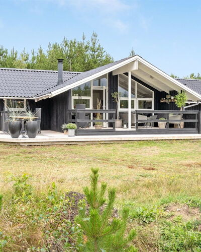 Elayne - 3Km from the Sea