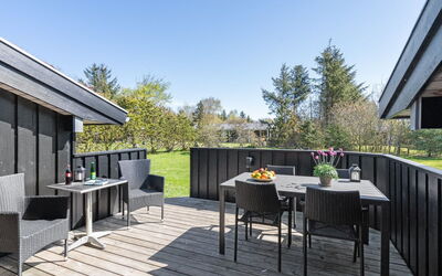Jelin - 2.5Km from the Sea