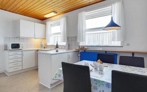 Otte - 500M from the Sea: Diseño De Interiores, Piso, Techo, Mueble, Madera, Suelo, Cocina, Lámpara, Encendiendo, Habitación