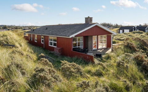 Dana - 290M from the Sea: Madera, Techo, Arquitectura, Casa, Casa, Cabaña, Vía Muerta, Madera Dura, Pendiente, Inmuebles