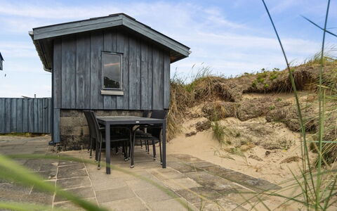 Aghe - 250M from the Sea: Madera, Techo, Arquitectura, Casa, Casa, Cabaña, Vía Muerta, Madera Dura, Pendiente, Inmuebles