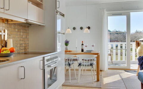 Aline - 1Km from the Sea: Mueble, Cocina, Diseño De Interiores, Mostrador, Piso, Aparato De Cocina, Suelo, Madera, Electrodoméstico, Cocina Y Comedor Mesa