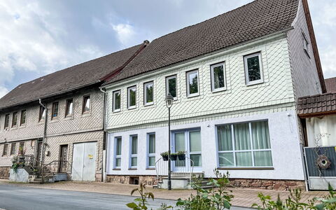 Eliese: Planta, Cielo, Nube, Ventana, Edificio, El Terreno Del Lote, Barrio Residencial, Fachada, Diseño Urbano