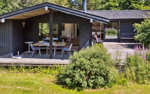 Lasse - 1.5Km from the Sea: Madera, Casa, Cabaña, Casa, Techo, Área Rural, Vía Muerta, Cuarto De Troncos, Edificios Del Jardín, Madera Dura