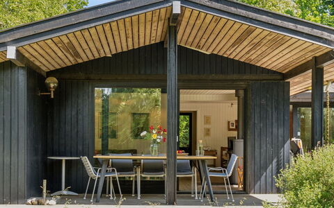Lasse - 1.5Km from the Sea: Madera, Casa, Cabaña, Casa, Techo, Área Rural, Vía Muerta, Cuarto De Troncos, Edificios Del Jardín, Madera Dura