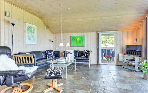 Alexis - 250M from the Sea: Madera, Mueble, Sala, Casa, Sofá, Cabaña, Techo, Silla, Madera Dura