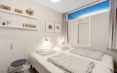 Raimo - 50M from the Sea: Cama, Habitación, Diseño De Interiores, Pared, Suelo, Lecho, Sábana, Mueble, Techo, Piso